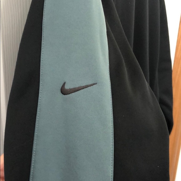 Nike Golf Men’s Therma-FIT Pullover, Large, Black - Picture 5 of 7